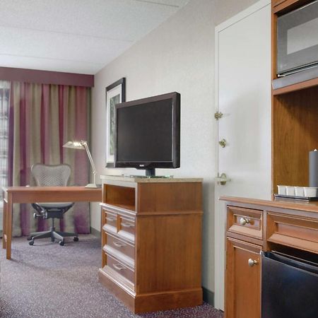 Hilton Garden Inn Springfield, MA Buitenkant foto